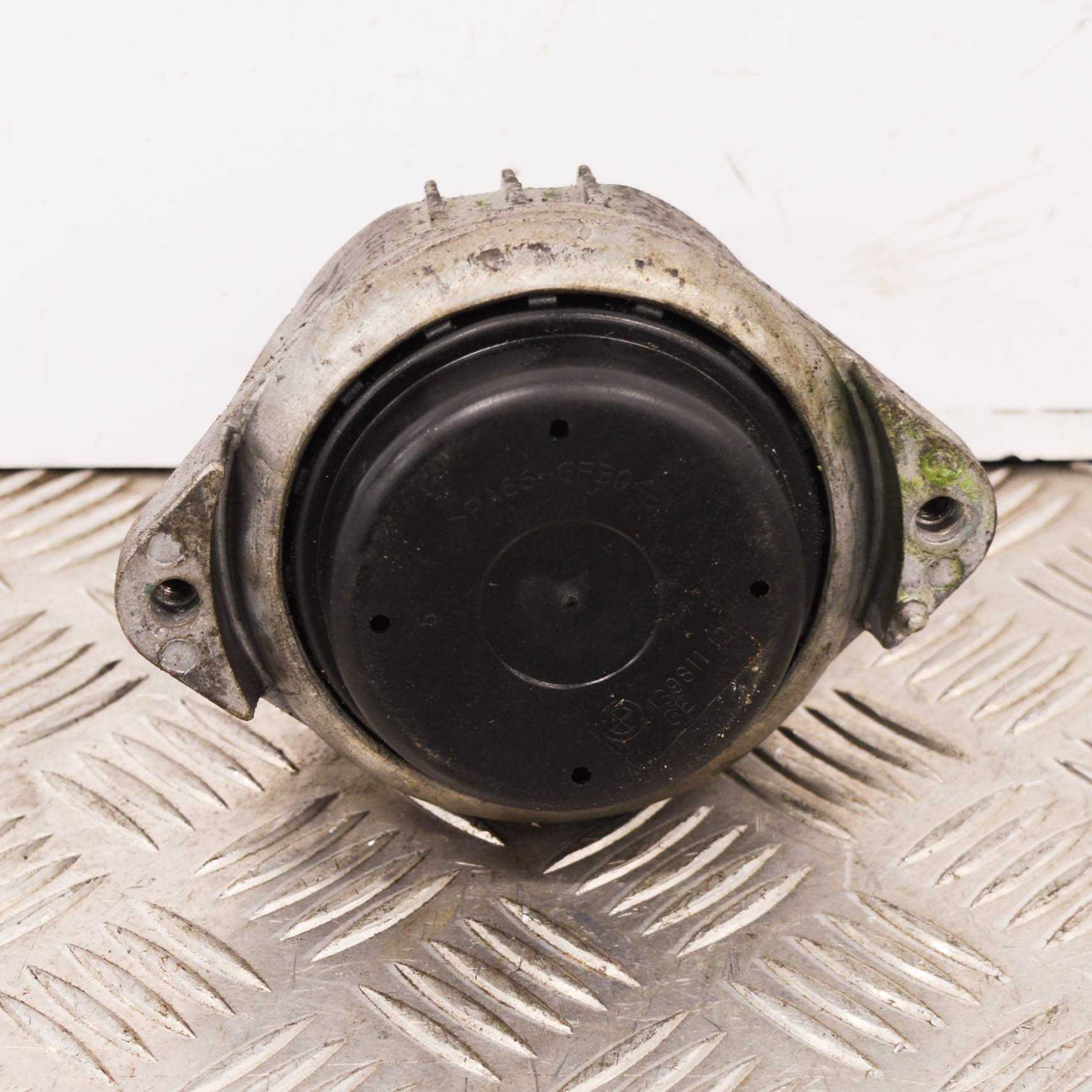  Right Engine Mount / Mounting Bearing Bmw Serie-1 (E87) from